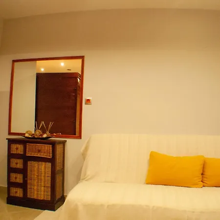 Sleep & 1 Apartment